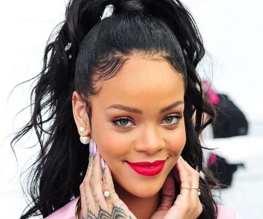 Mambo 10 unayostahili kuyajua kumhusu Rihanna