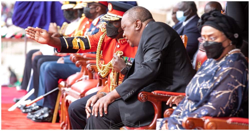 President Uhuru Kenyatta and first lady Mama Margret Kenyatta led Kenyans in honouring the late Kibaki.