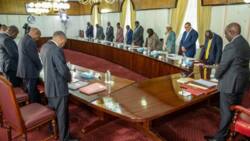 Video of William Ruto Opening Cabinet Meeting With Prayer Emerges