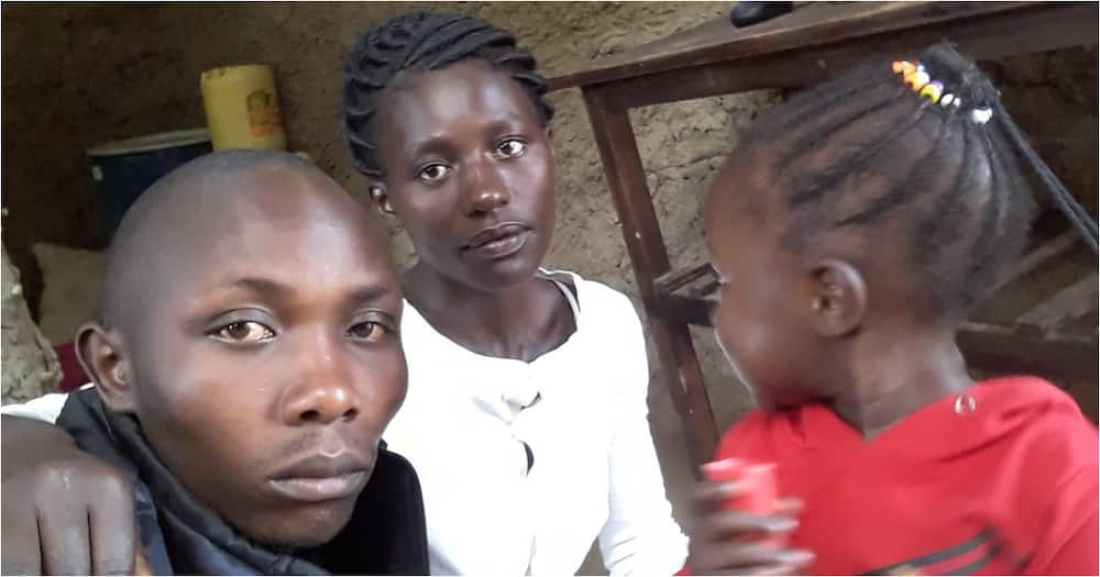 Generous Kenyans Send over KSh 20k to Kakamega Man Whose Humble Family Christmas Photo Went Viral