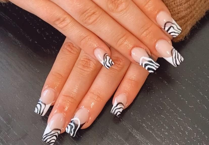 29 Awesome Tapered Square Acrylic Nails To Copy In 2023
