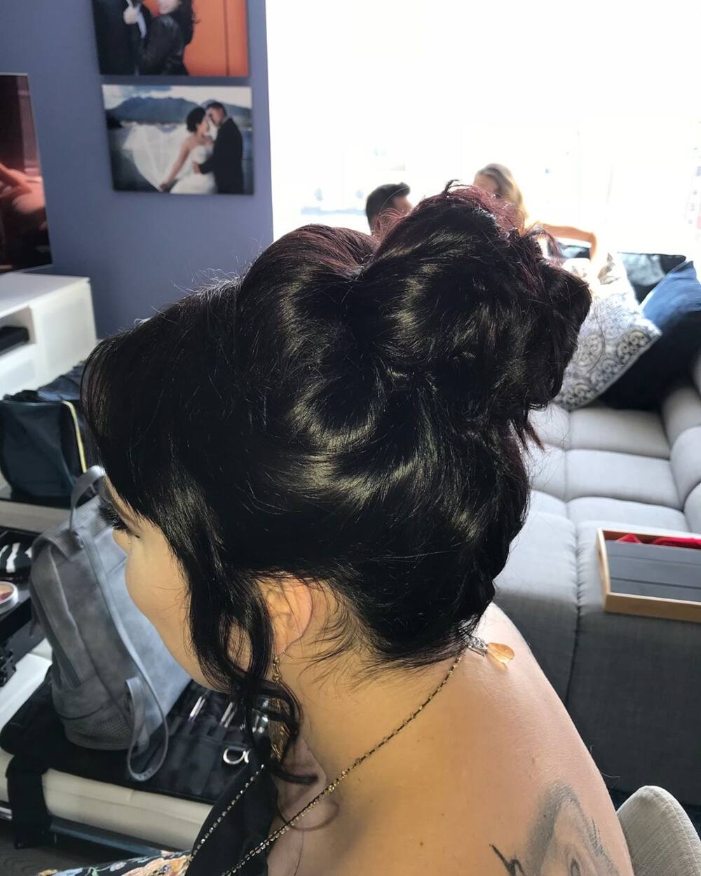 hairstyle with clips and pins