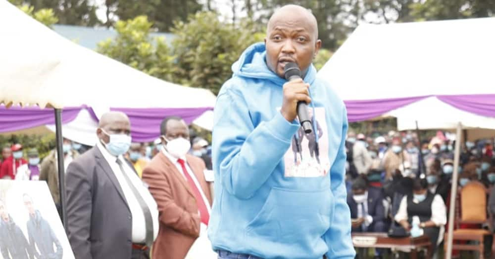 Moses Kuria Awazuia Wakenya Wenye Zaidi ya Miaka 45 Kuwania Kiti cha MCA Chamani Mwake