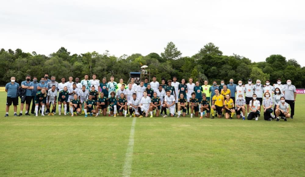 Gremio U16 teenagers beat Brazil Women's national team and 6x