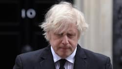 Waziri Mkuu wa Uingereza Boris Johnson Motoni kwa Kupiga Sherehe Corona Ikipepeta