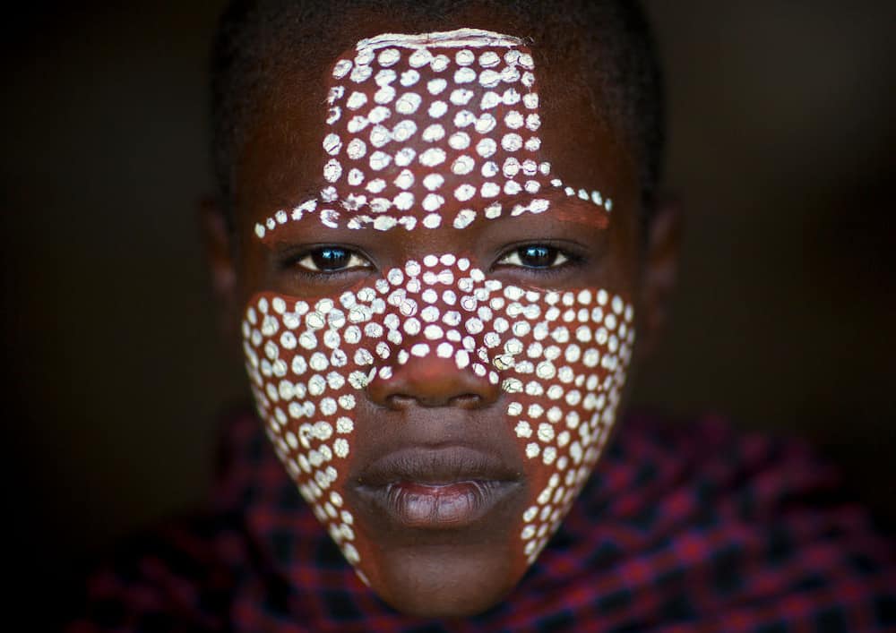 female tribal face paint