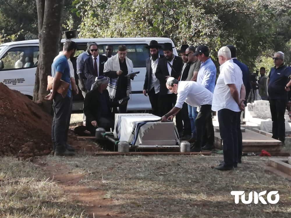 Sarah Wairimu's moving tribute during late husband Tob Cohen's burial