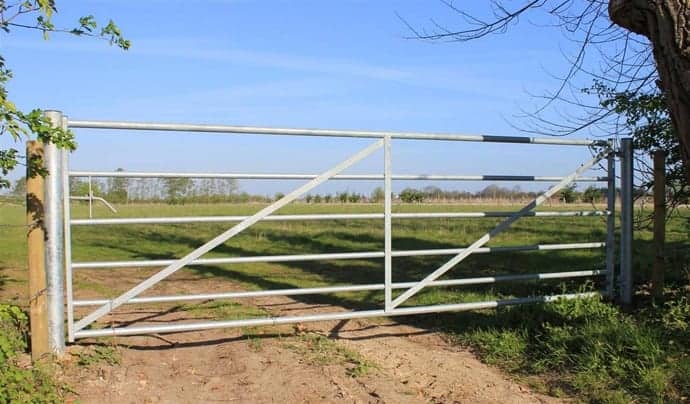 Farm gate design