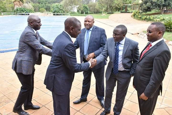 Netizens Troll Kericho Senator Aaron Cheruiyot For Greeting Ruto While Pocketing Flipboard