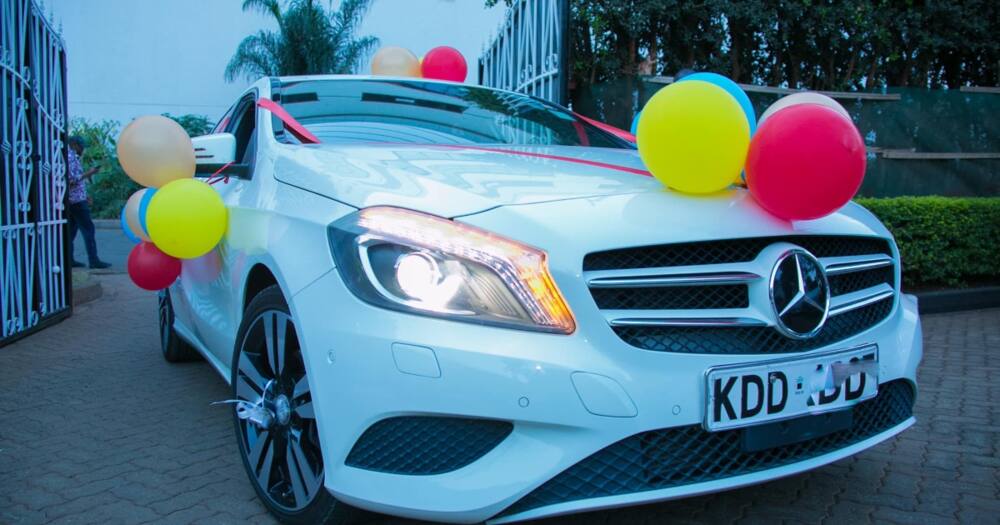 Purity Ngirici Wampa Mwanawe Zawadi ya Mercedes-Benz Kusherekea Birthdei