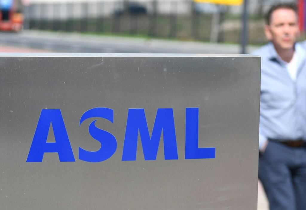 Dutch Chip Tech Giant ASML Posts Sales Dip, Eyes Bright Future - Tuko.co.ke