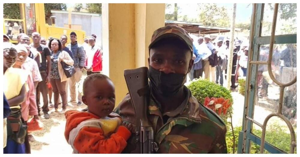 Prison Warden Warms Hearts After Holding Baby while Mother Votes During UDA Nominations:" Utumishi kwa Wote"