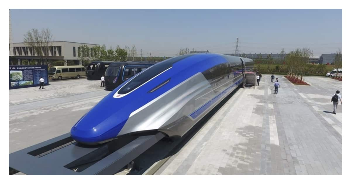 Chinese Bullet Train that is faster than an aircraft travels at 600kph