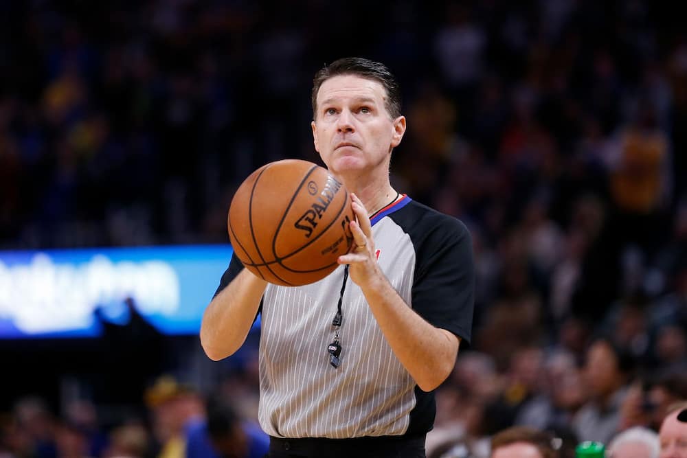 How much do NBA referees make