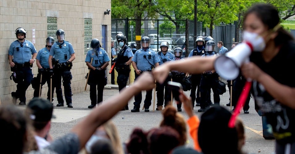 Bus drivers refuse to transport protesters arrested for demonstrating against George Floyd's killing