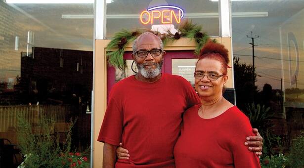 This Sweet Woman’s Family-Style Restaurant Has No Prices, and Feeds Anyone in Alabama –WATCH