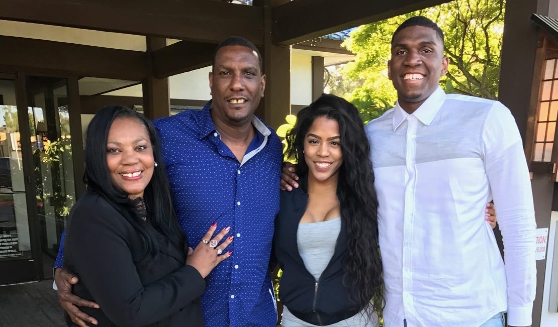 All about Kevon Looney's parents, Victoria and Doug Looney - Tuko.co.ke