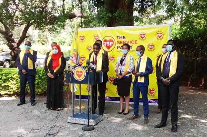 Mutahi Ngunyi dismisses Mwangi Kiunjuri's new party TSP: "Yellow is the colour of withering things"