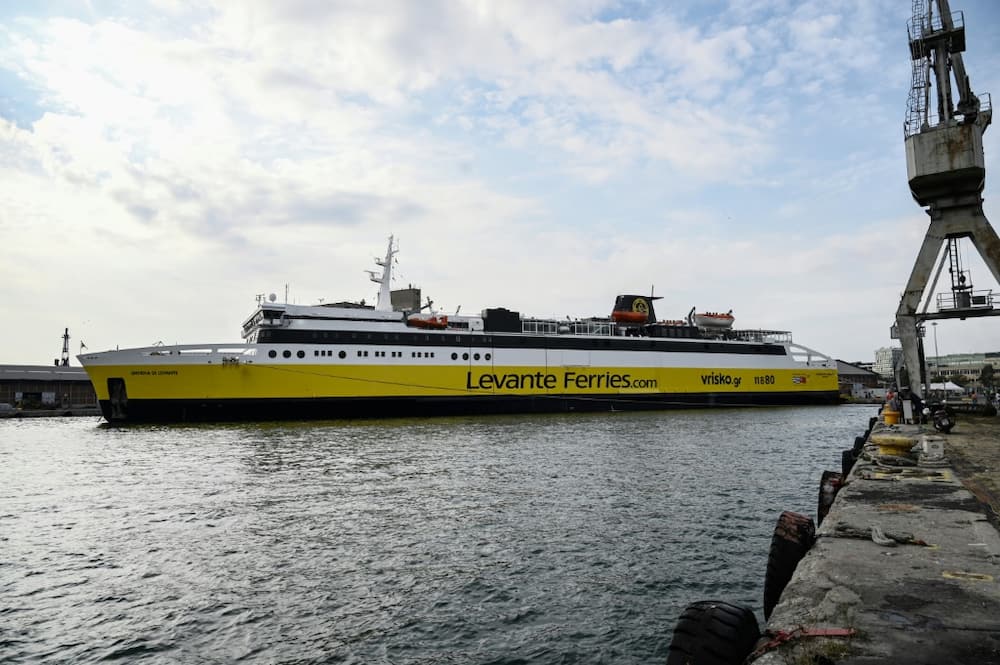 The "Smyrna di Levante" left Thessalonika to inaugurate the first  service between continental Greece and the seaside town of Izmir in western Turkey