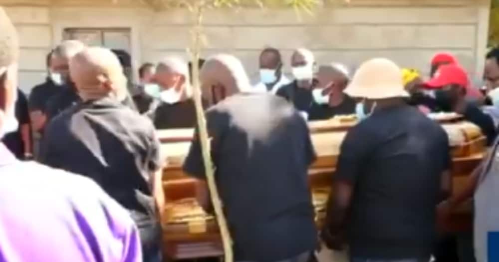Mourners carrying the body of Nicholas Musa. Photo: Citizen.