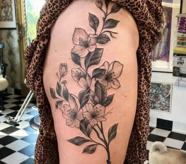 Beautiful flower tattoos for thighs