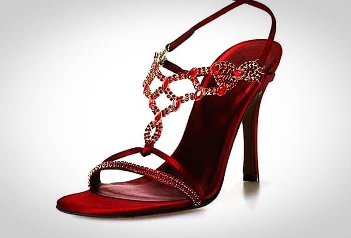 Tilted High Heels Are 'Scary Beautiful' | Designs & Ideas on Dornob