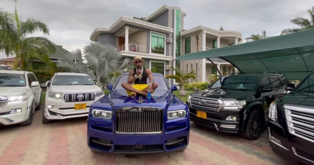 Babake Diamond asema hana haja ya kubebwa kwenye gari lake la Rolls Royce, anasubiri kifo