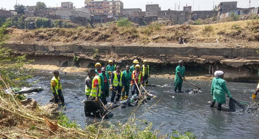 Frustrated Nairobi man offers to help Uhuru clean Nairobi River in 3 months