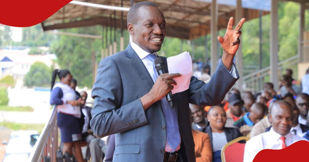 Governor Simba Arati speaks to his supporters