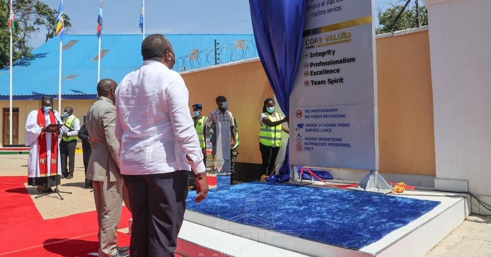 Uhuru Lays Foundation of MV Uhuru 2, First Ship to be Built in Kisumu after 70 Years