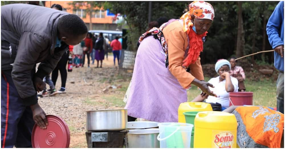 Elderly woman in Dagoretti South, Nairobi prepared meals for sale during the voting exercise.