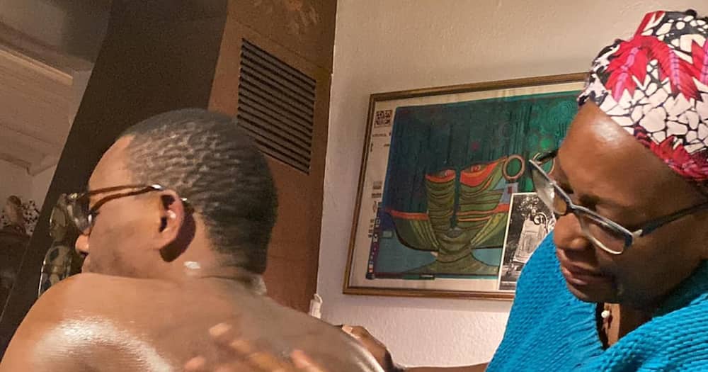 Video on Stella Nyanzi Rubbing Oil into Scars Inflicted to Author Kakwenza Rukirabashaija Moves Netizens.
