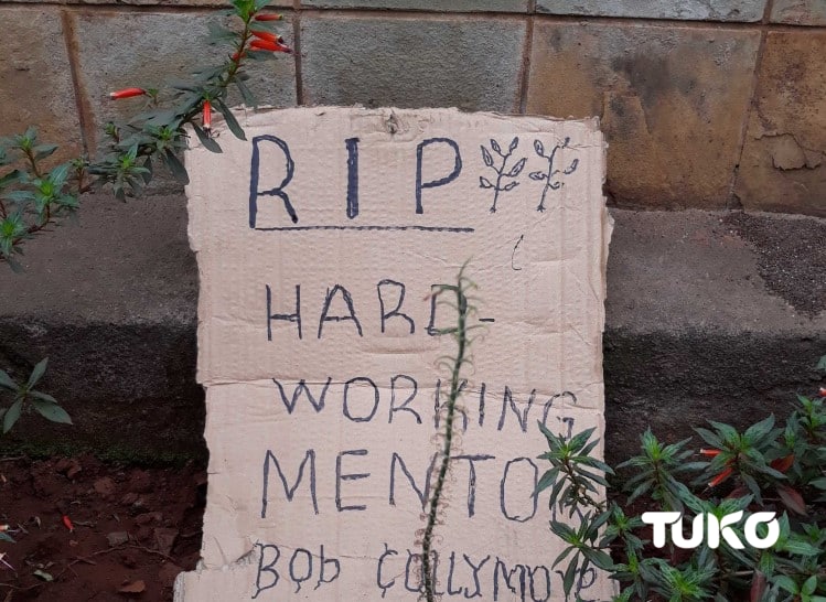 Bob Collymore: Nairobi man sticks condolence message on Safaricom headquarters fence after being denied entry