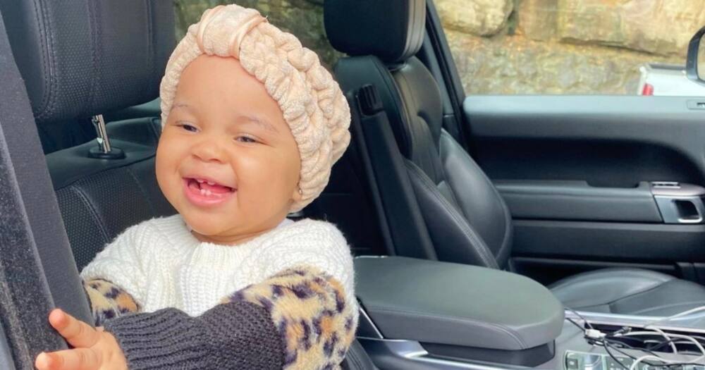 Little girl poses in dad's car, her photos get much love