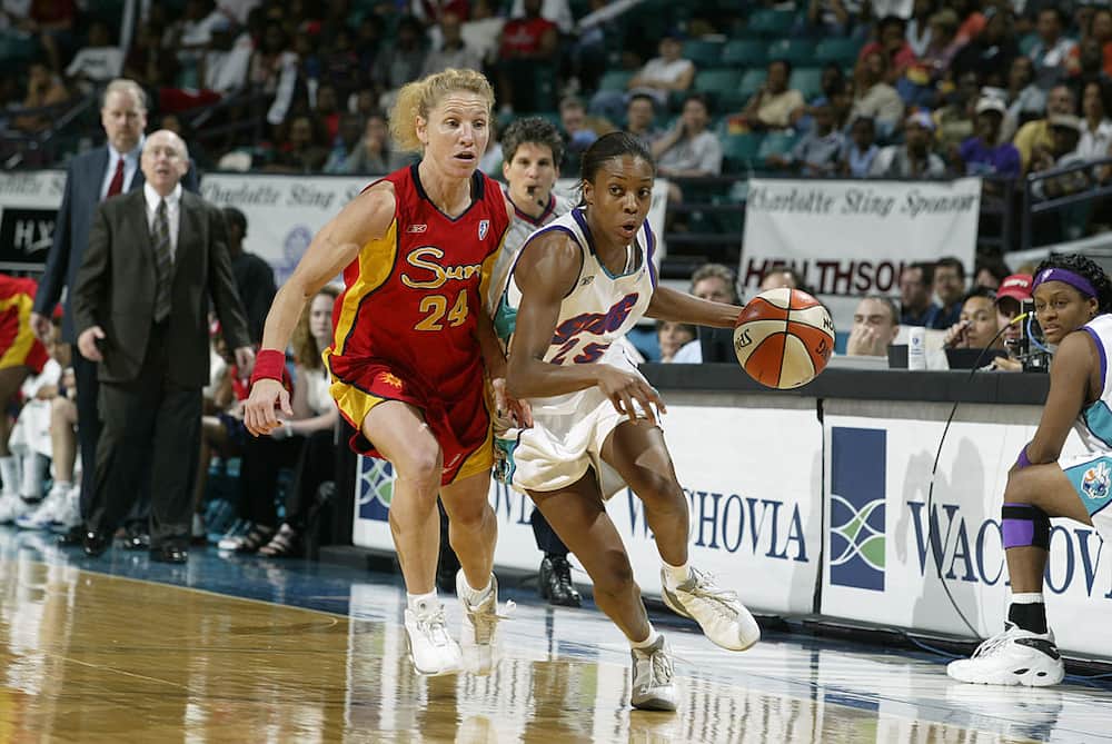 15 shortest WNBA players ever in history: who tops the list?
