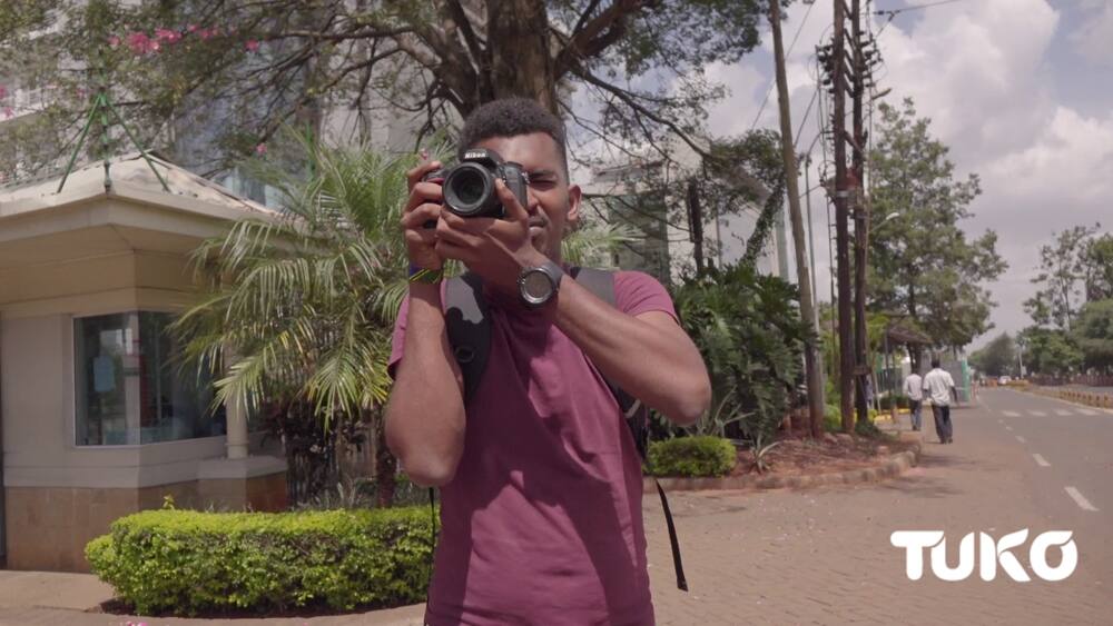 Determined deaf photographer, court clerk proves nothing is impossible in life