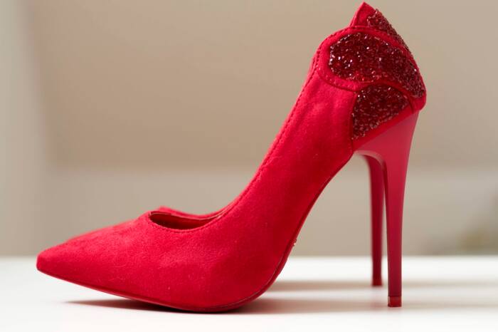 Latest shoes for ladies who want to look fashionable 