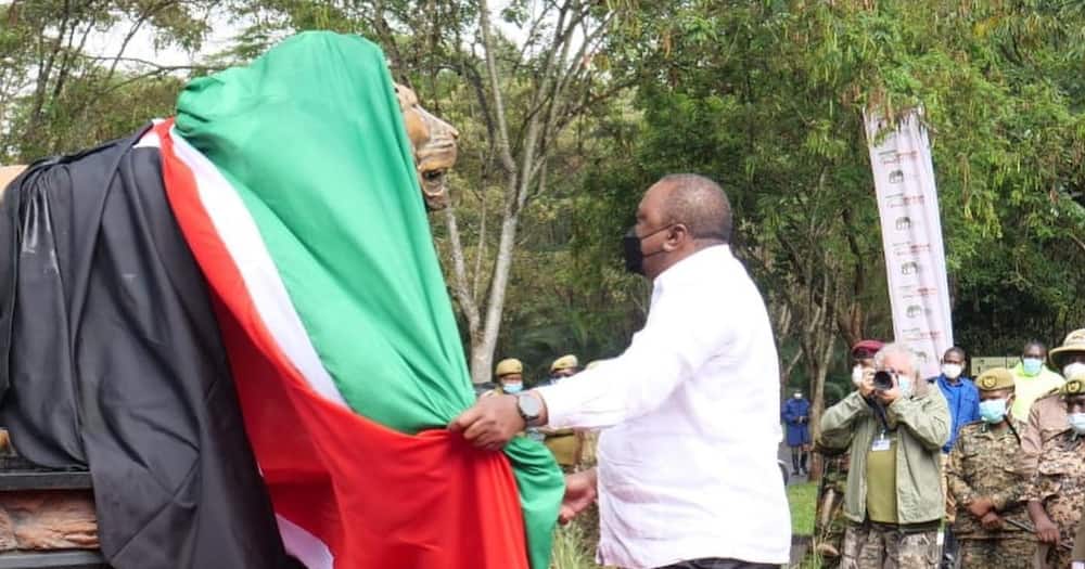 Uhuru unveils historic monument at the Nairobi National Park.