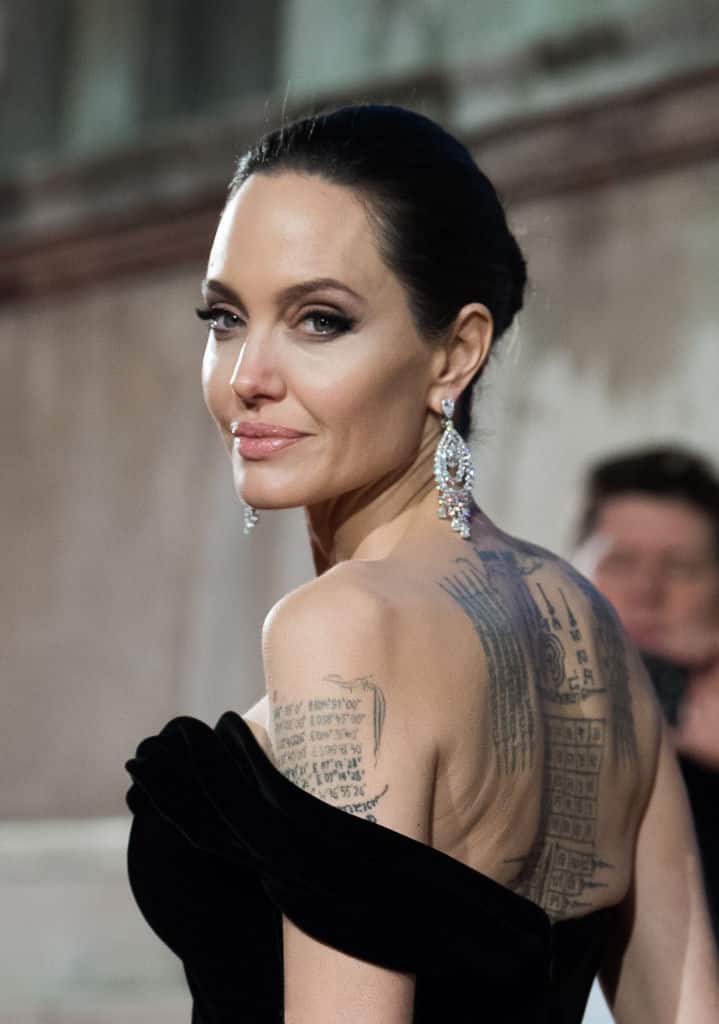Does Angelina Jolie still have Billy Bob tattoo?