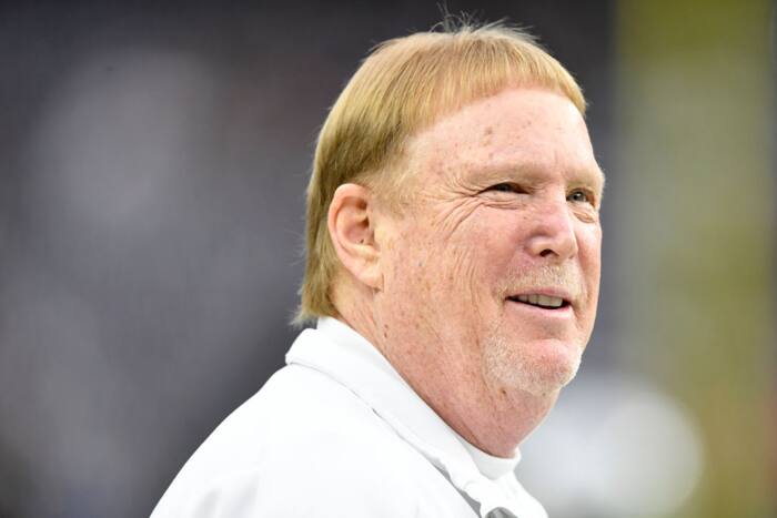 Raiders owner Mark Davis: Families of Hall of Famers should get