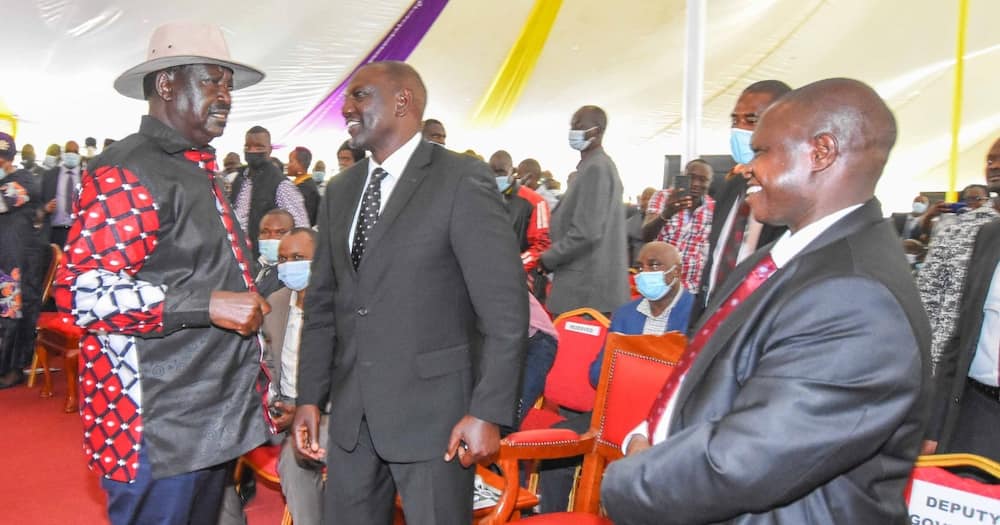 Photos of Ruto, Raila closely exchanging pleasantries in Kisii gets Kenyans talking