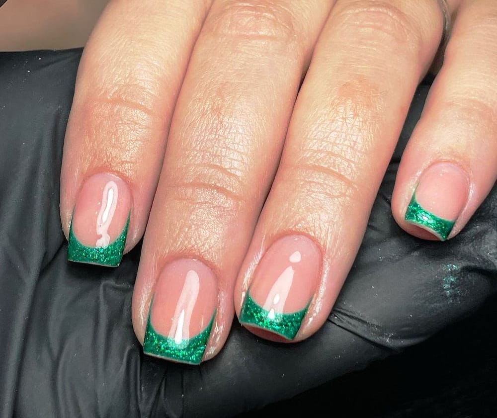 Minimalist glitter St. Patrick's Day nail design