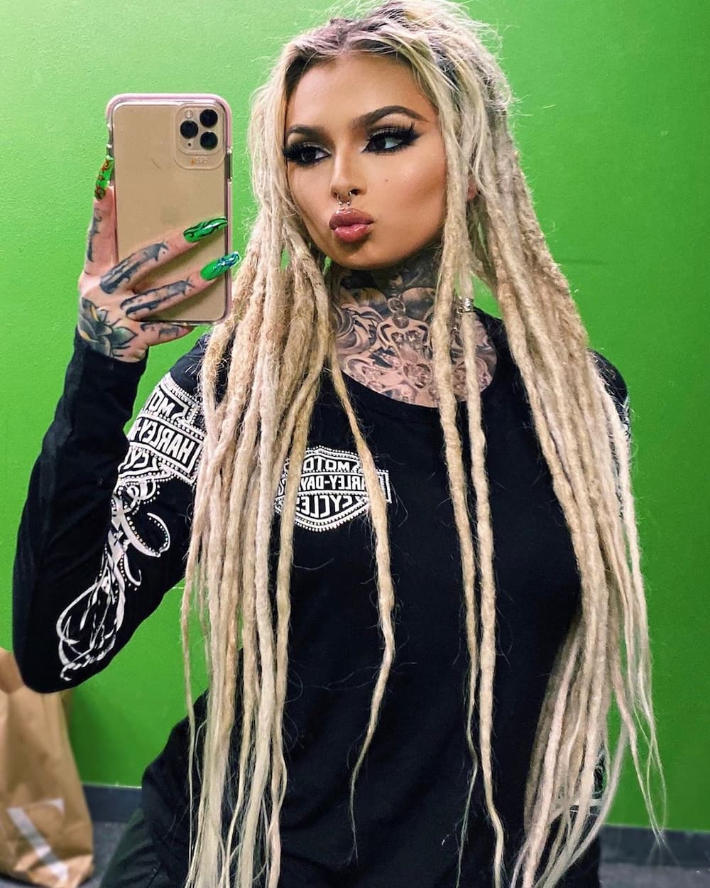Zhavia Ethnicity, nationality, parents, siblings, background
