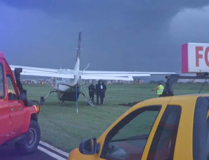 Safarilink plane skids off runway following tyre burst