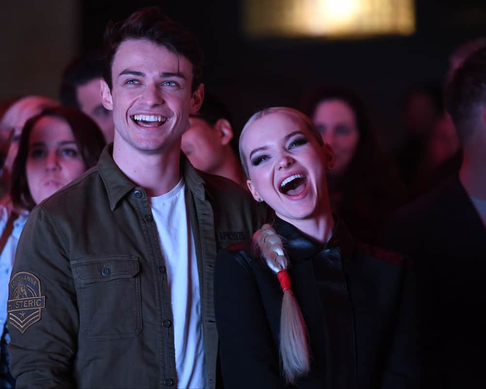 Dove Cameron and Thomas Doherty