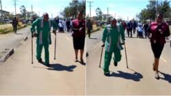 David Sankok Showcases His Sprinting Prowess While on Crutches: "Siwezi Anguka"