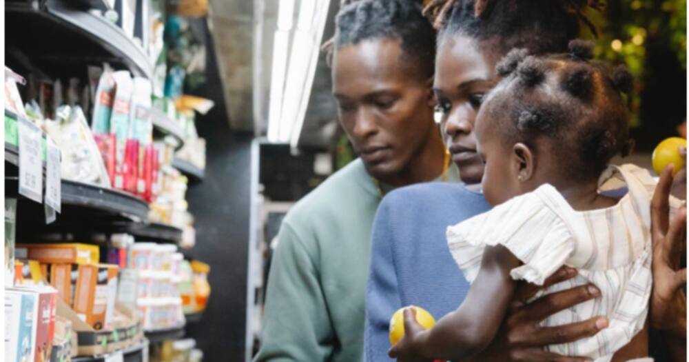 Family shopping. Photo: Coop Bank.