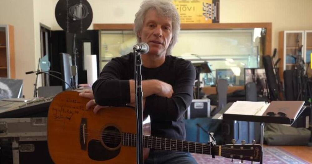 Rock Star Jon Bon Jovi is helping feed the homeless with food from his restaurant. Photo: CNN Heroes.