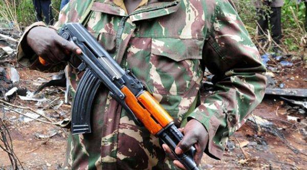 Polisi amuua mkewe kwa kumpiga risasi baada ya kumgonga na nyundo kinywani