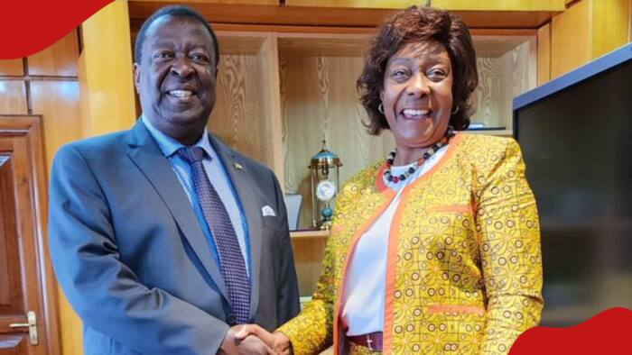 'Handisheki' ya Charity Ngilu na Musalia Mudavadi Yazua Mjadala: "Hii Imeenda"